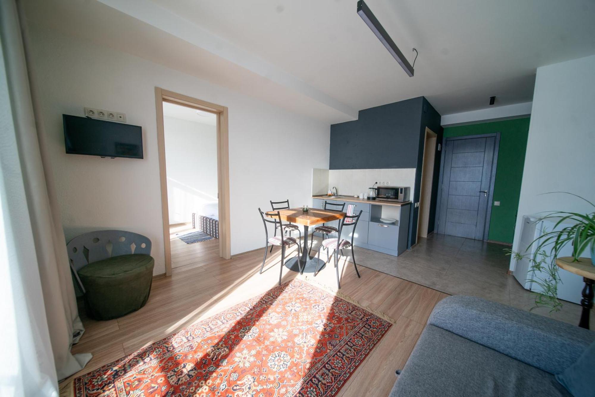 Chalet Papa Basili กูเดาริ ภายนอก รูปภาพ