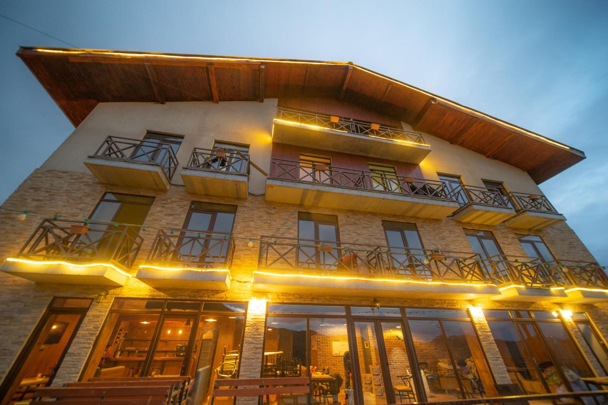 Chalet Papa Basili กูเดาริ ภายนอก รูปภาพ